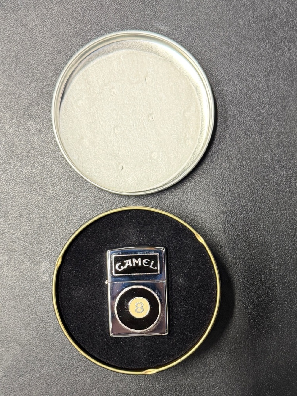 New 1993 Vintage Zippo Camel 8 Ball Lighter With Camel Metal Tin Case (Z31E)